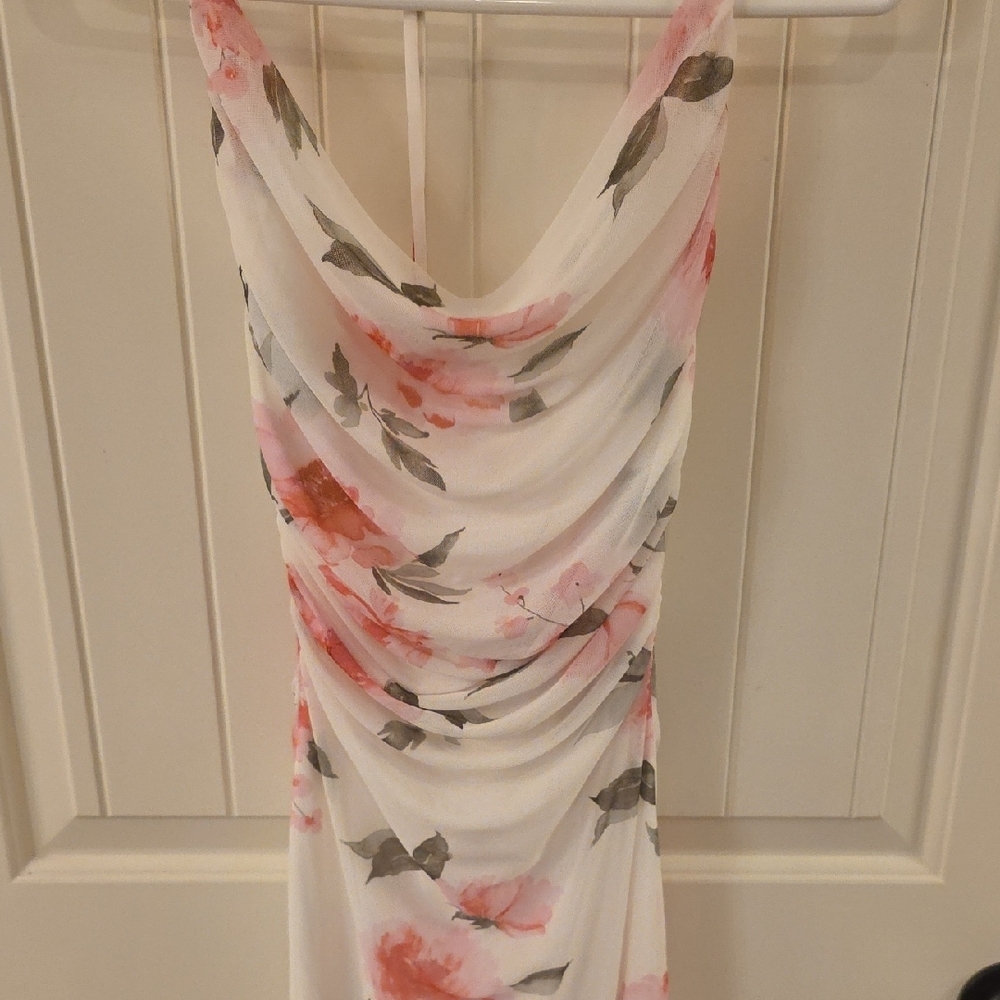 Windsor White Maxi Dress with Pink Floral Pattern - Picture 3 of 6